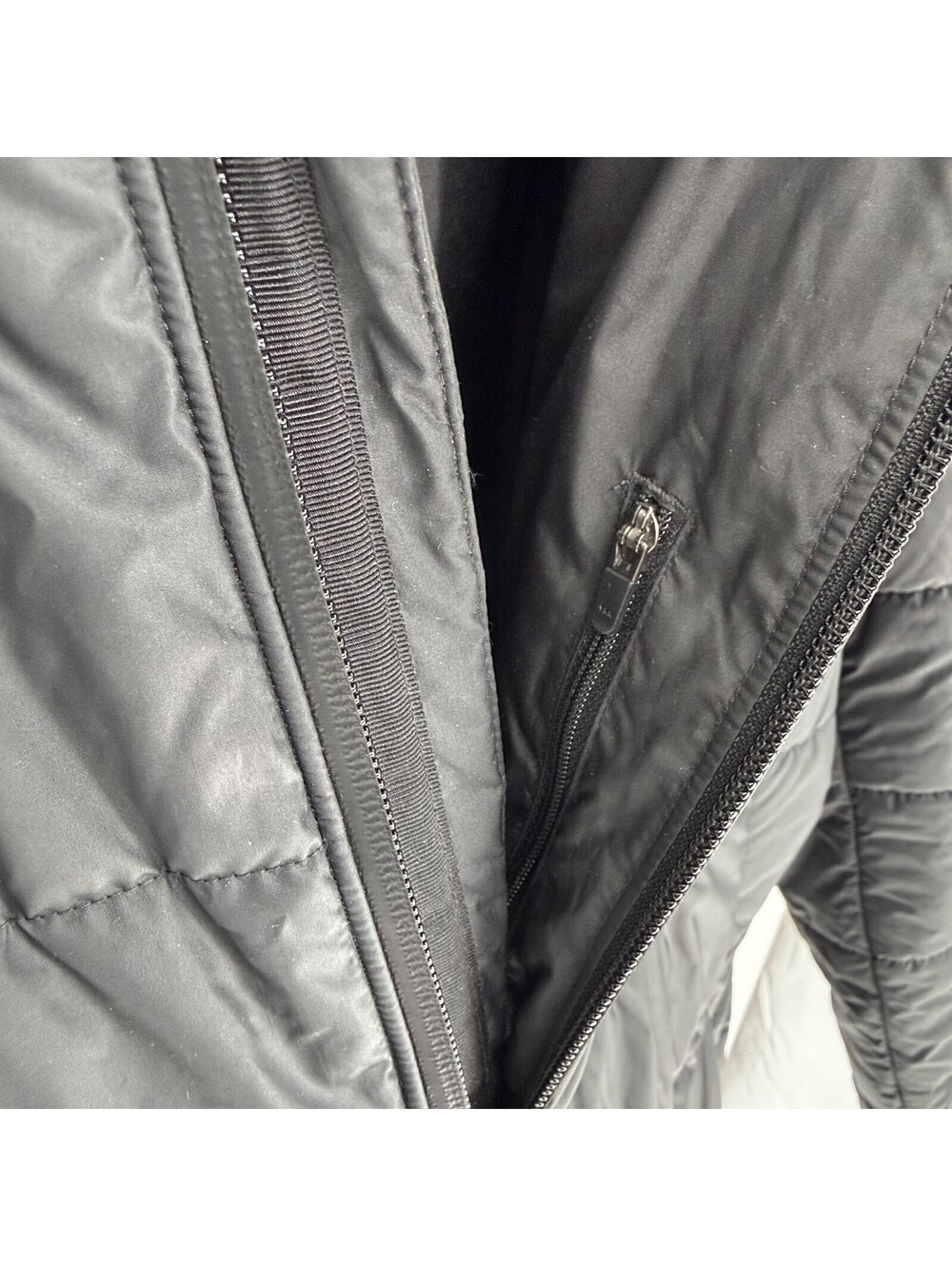 Patagonia Transitional Hooded Puffer Jacket Black Women's L - Picture 8 of 13